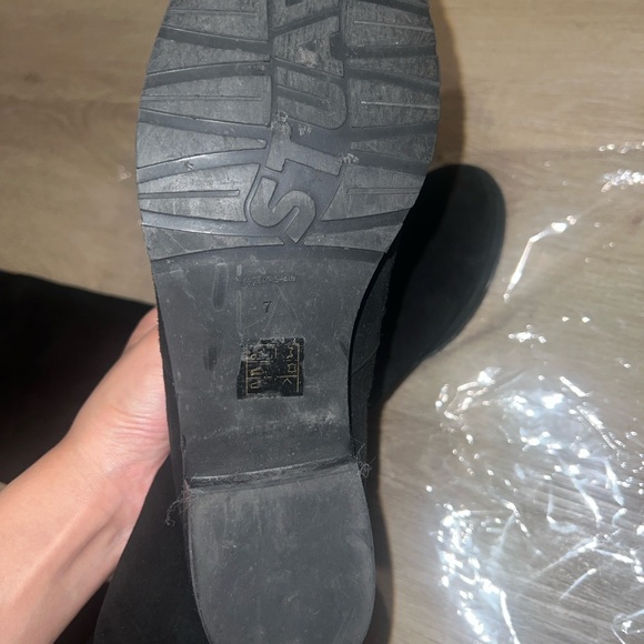 Stuart Weitzman Lowland Suede over the knee boots - Picture 4 of 8